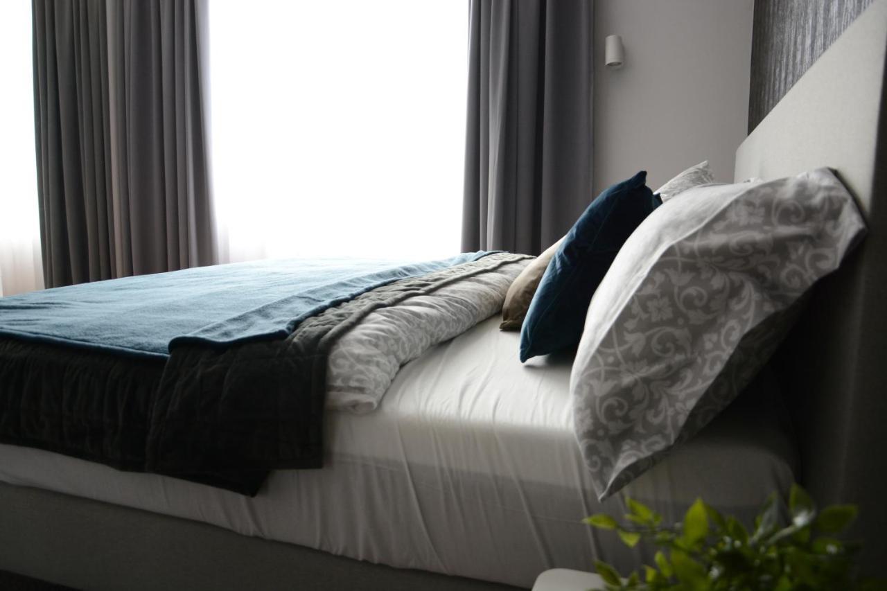 Premium Apartment Near Banska Bystrica Square With Two Big Bedrooms エクステリア 写真