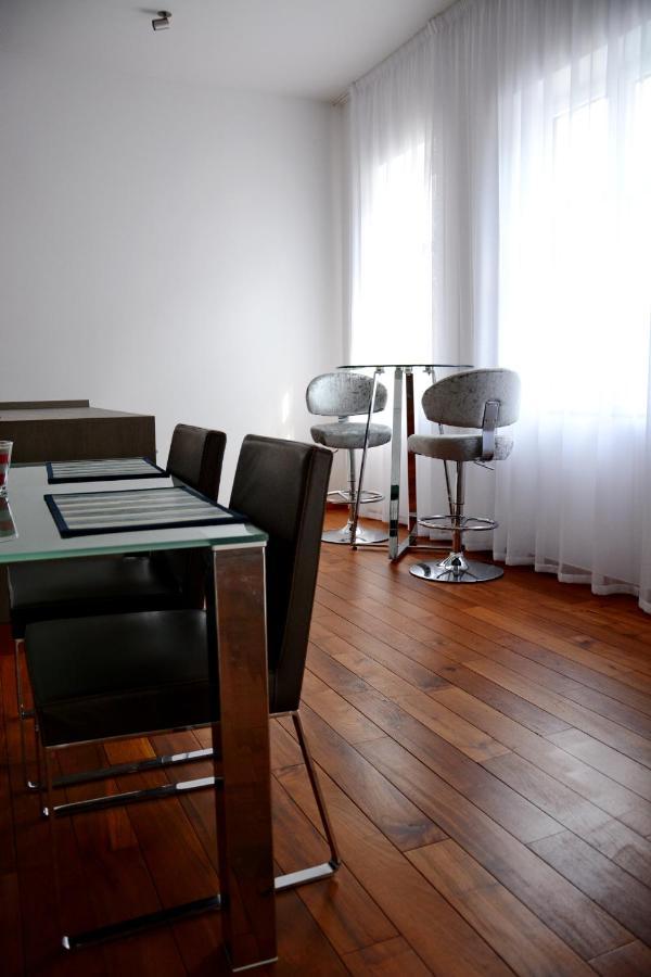 Premium Apartment Near Banska Bystrica Square With Two Big Bedrooms エクステリア 写真