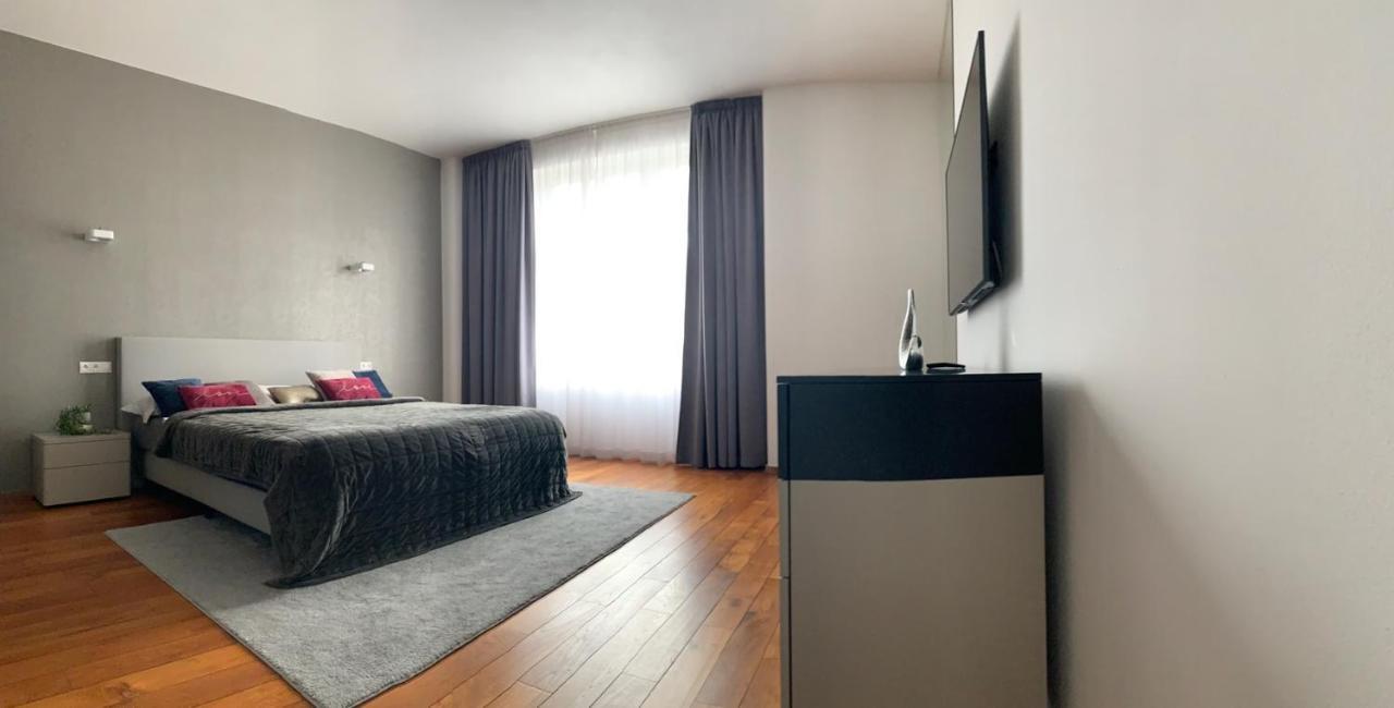 Premium Apartment Near Banska Bystrica Square With Two Big Bedrooms エクステリア 写真